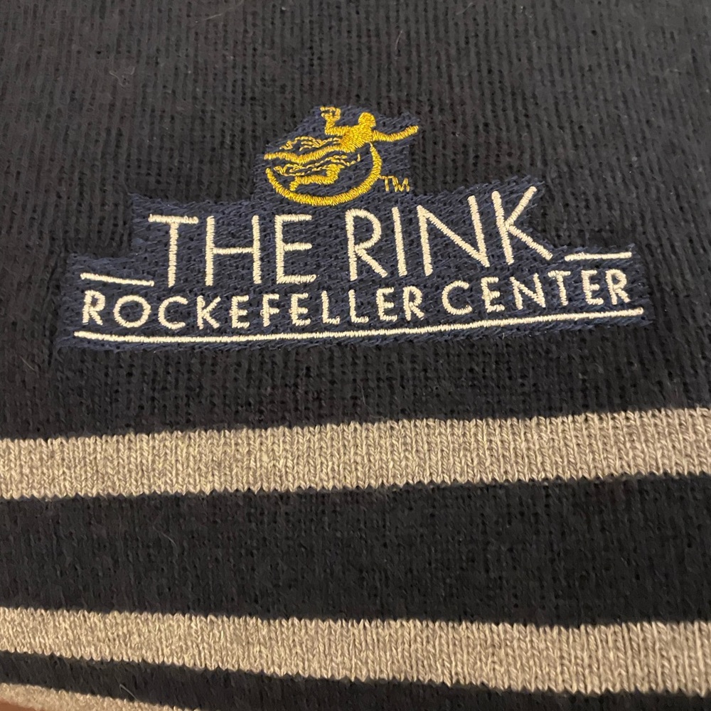 The Rink at Rockefeller Center knit scarf - Picture 2 of 3
